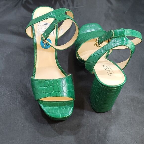 BRAND NEW GUESS WGRESTORE-R CROCODILE EMBOSSED LEATHER PLATFORM SANDALS R3 - Picture 4 of 16